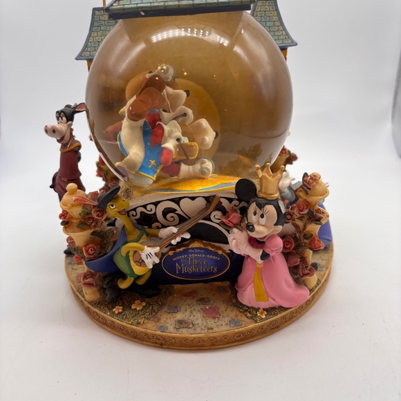 Disney The Three Musketeers Characters Musical Snow Globe Orphee Aux Enfers - Picture 2 of 16